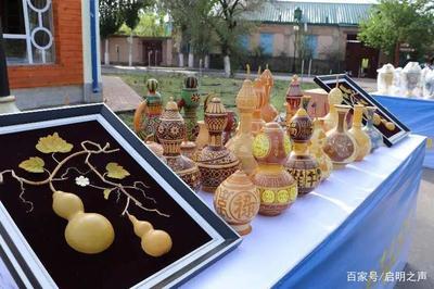 伊寧市六星街文創小集市 品味美食與手工藝品，發現城市文化新魅力